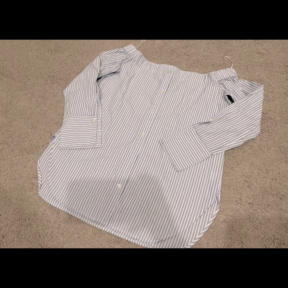 like new Drew off the shoulder button down med